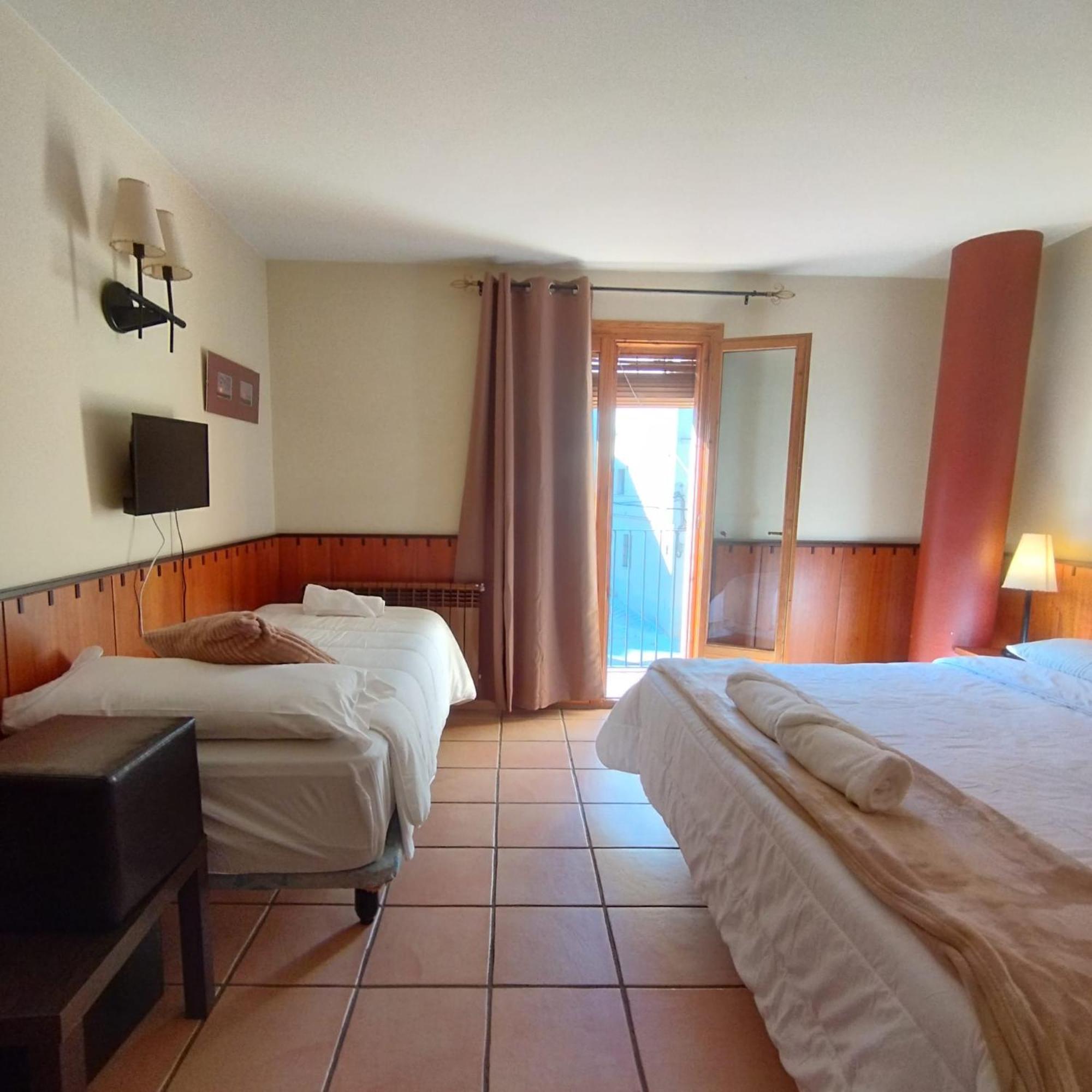 Hostal Tastavins Penarroya De Tastavins Ngoại thất bức ảnh