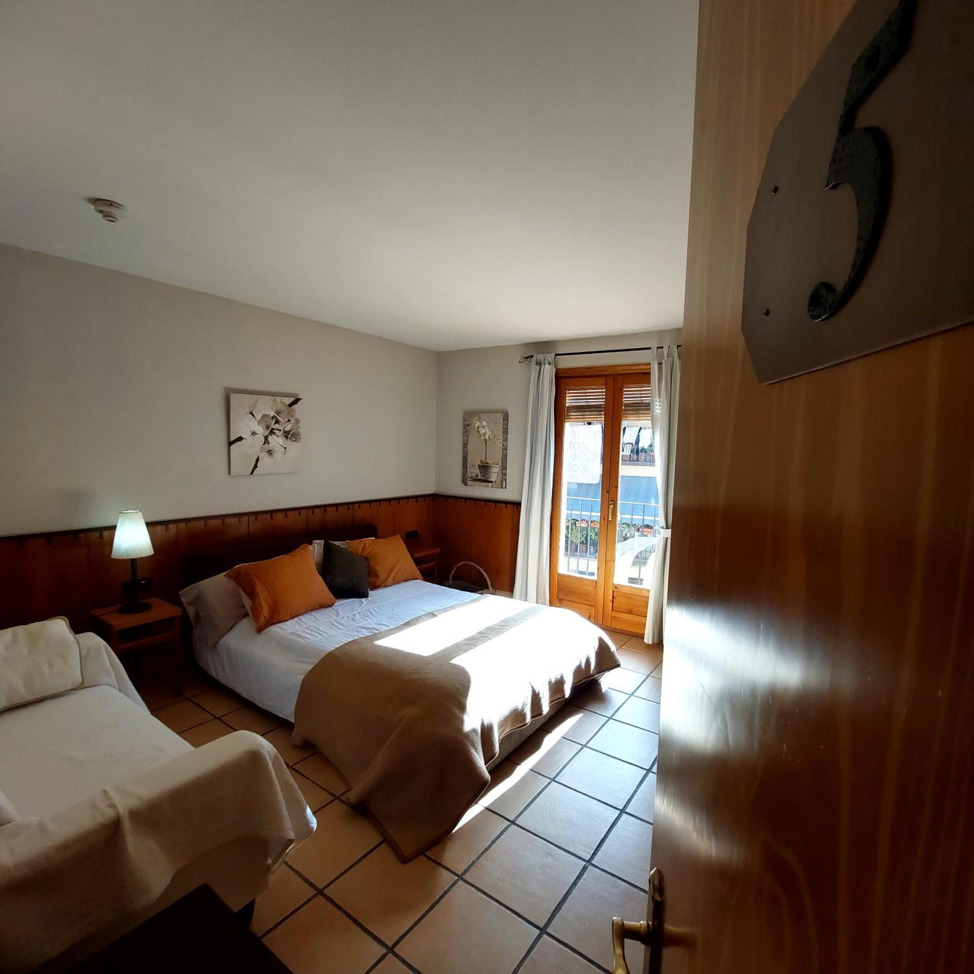 Hostal Tastavins Penarroya De Tastavins Phòng bức ảnh